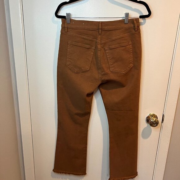 LOFT Pintucked Frayed High Rise Kick Crop Jeans in Cocoa Powder, Size 4 - Picture 10 of 14